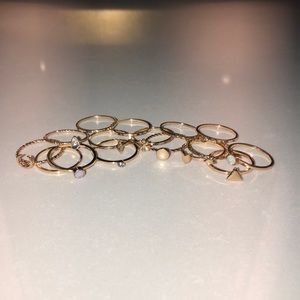Pack of 16 gold rings